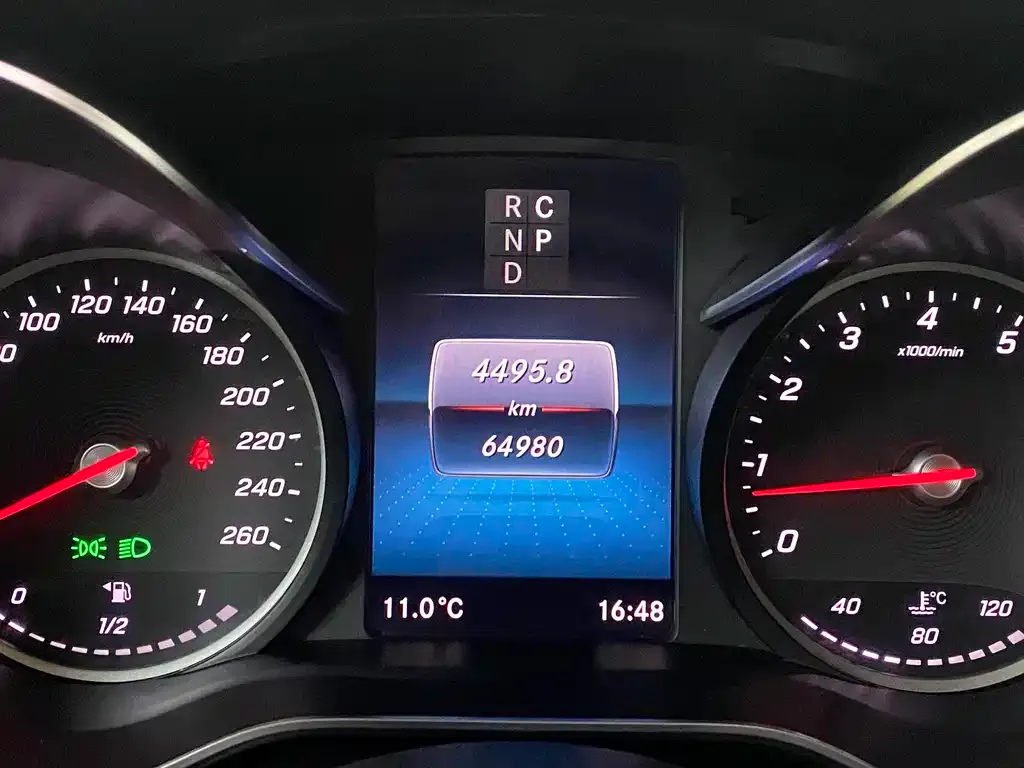 Mercedes-Benz V-Class 2024 из CN, фото 3