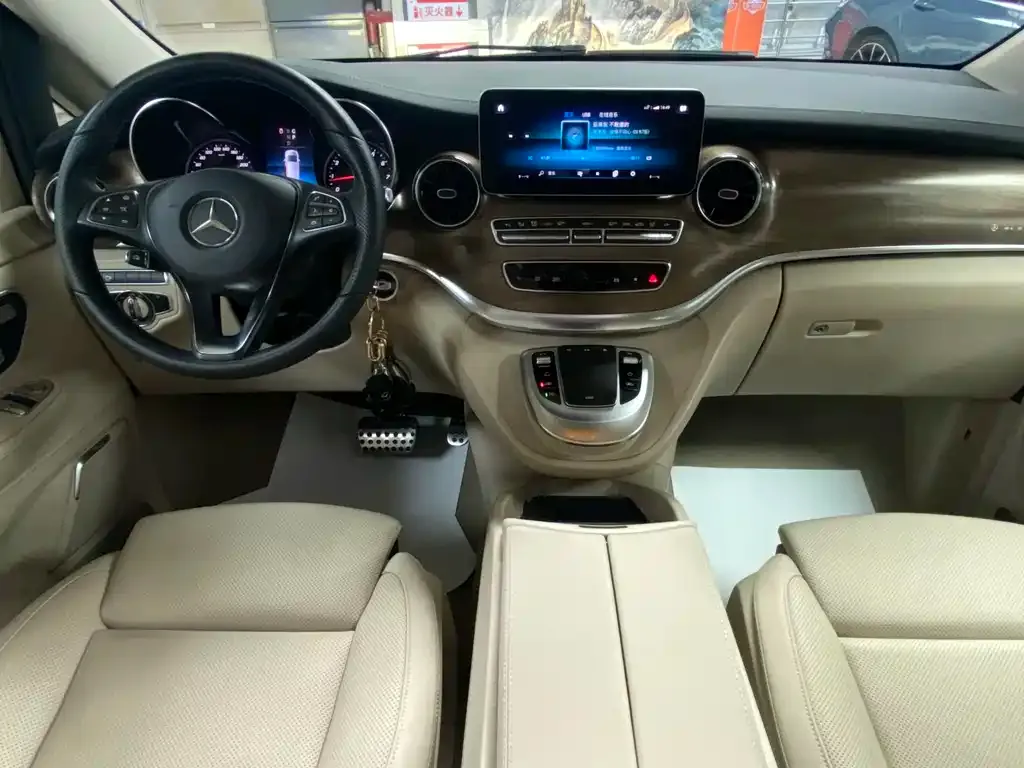 Mercedes-Benz V-Class 2024 из CN, фото 2