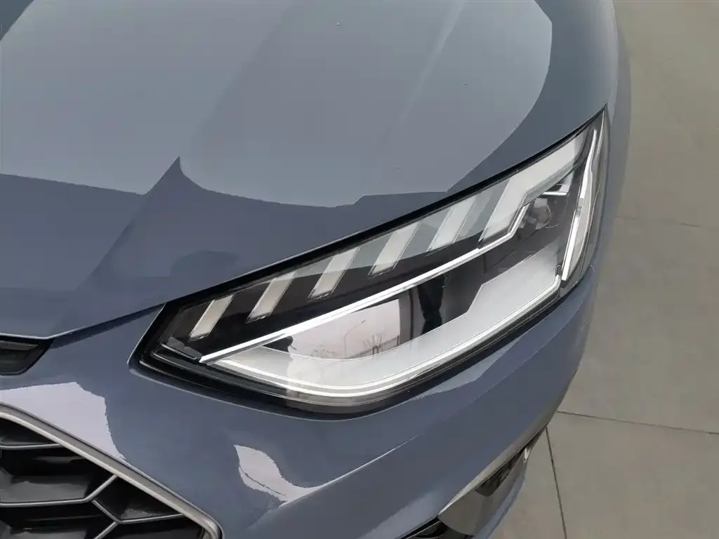 Audi A4L 2022 из CN, фото 6