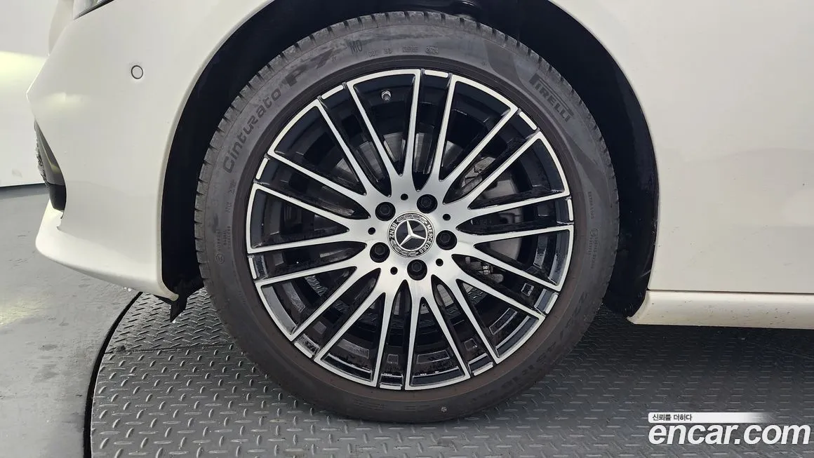 Mercedes-Benz C-Class 2025 из KR, фото 9
