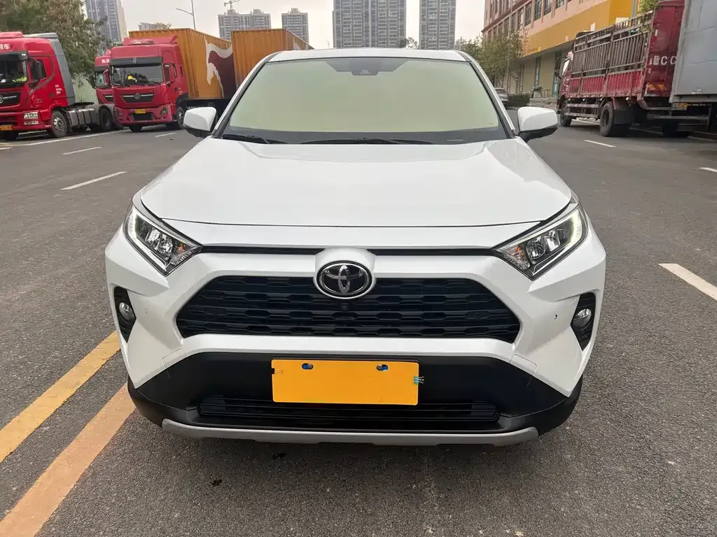 Toyota RAV4 2023 из CN, фото 9