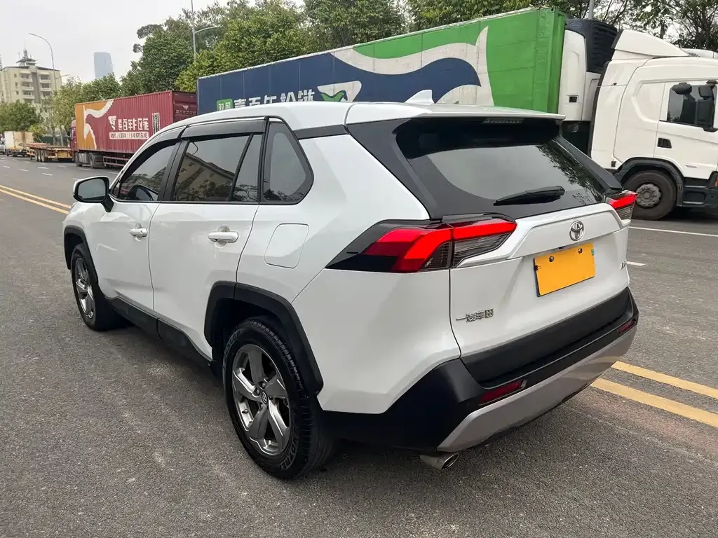 Toyota RAV4 2023 из CN, фото 10