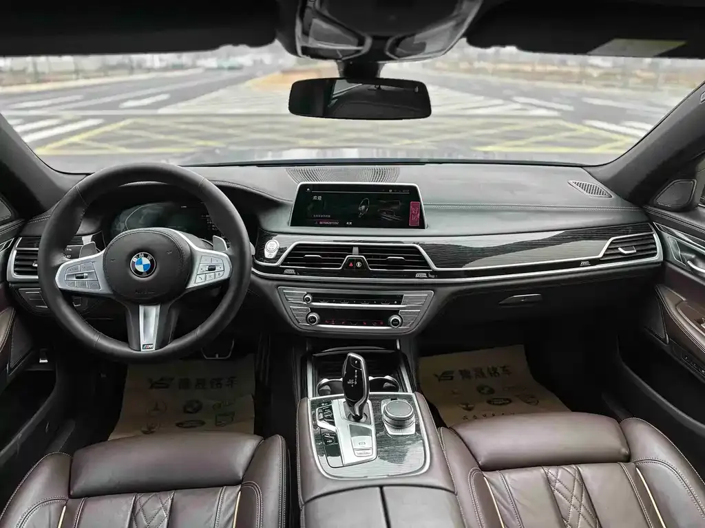BMW 7 Series 2021 из CN, фото 3