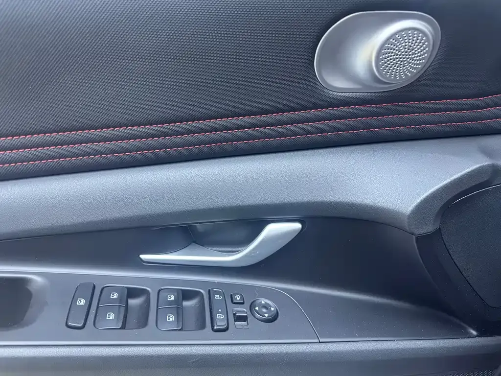 Hyundai Elantra 2022 из CN, фото 10