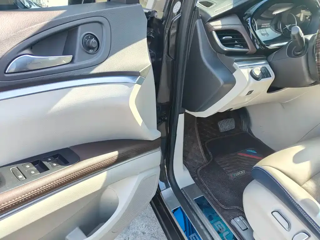 Buick GL8 2021 из CN, фото 10