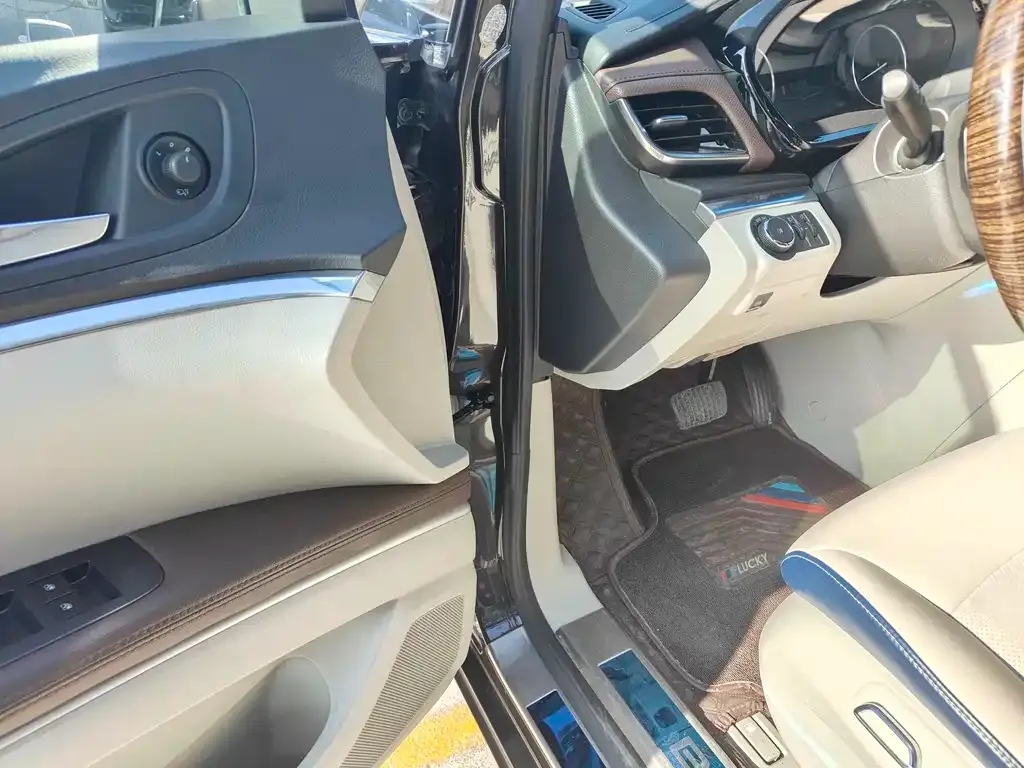 Buick GL8 2021 из CN, фото 6
