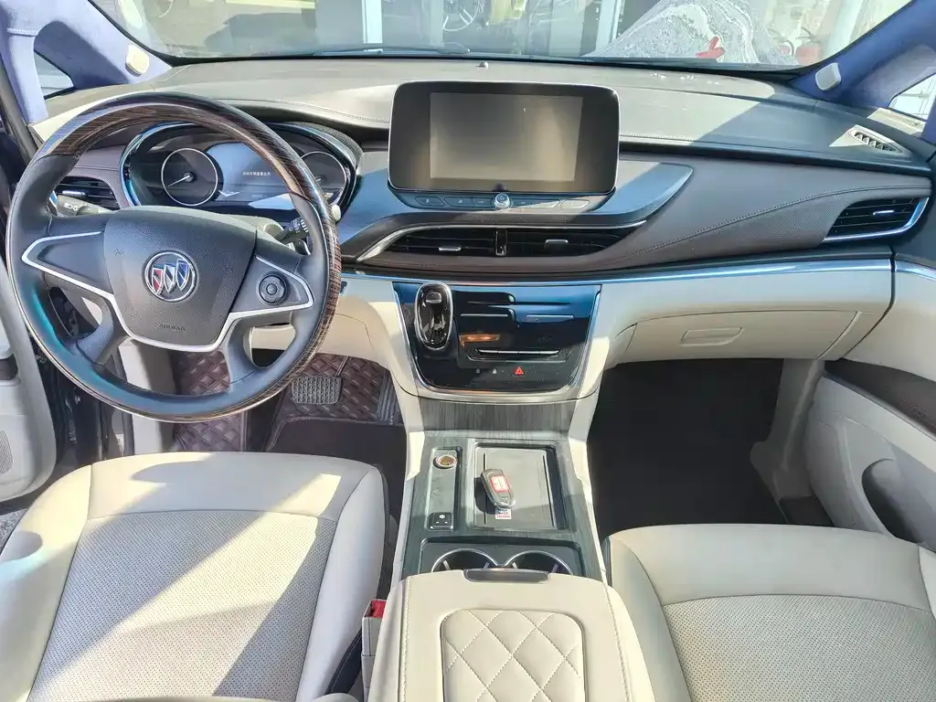 Buick GL8 2021 из CN, фото 2