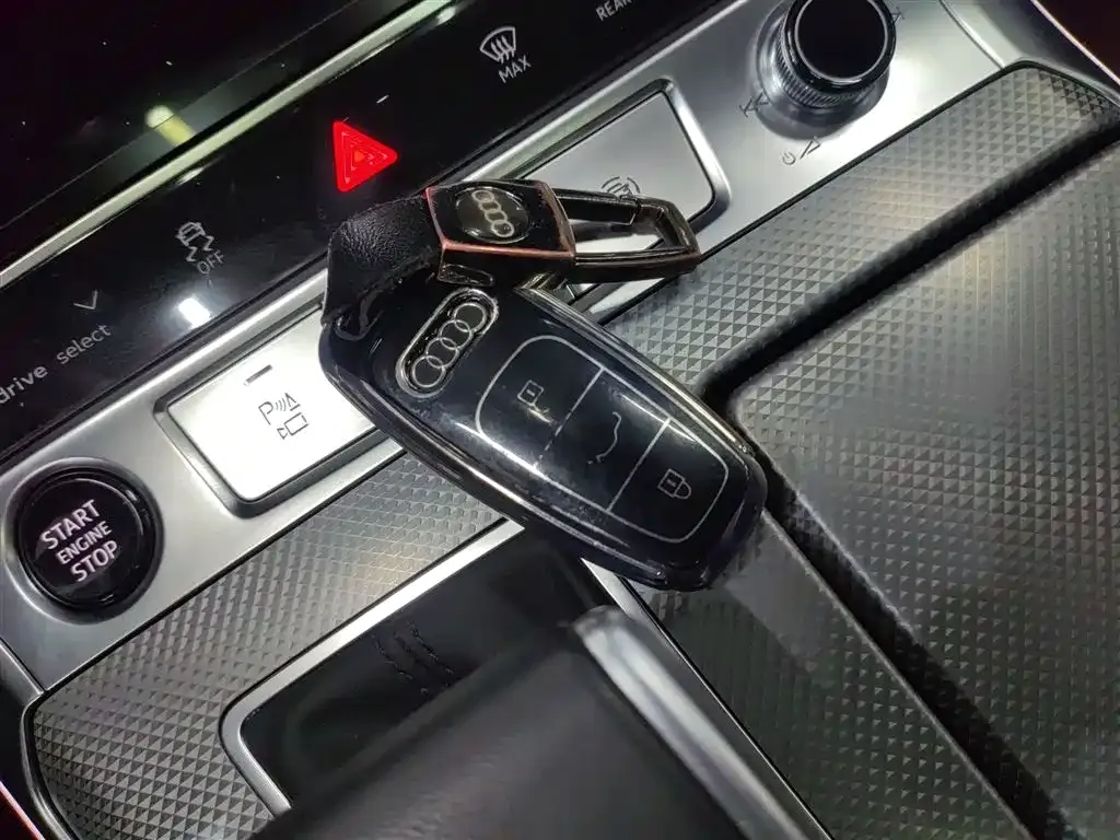 Audi A6L 2024 из CN, фото 5