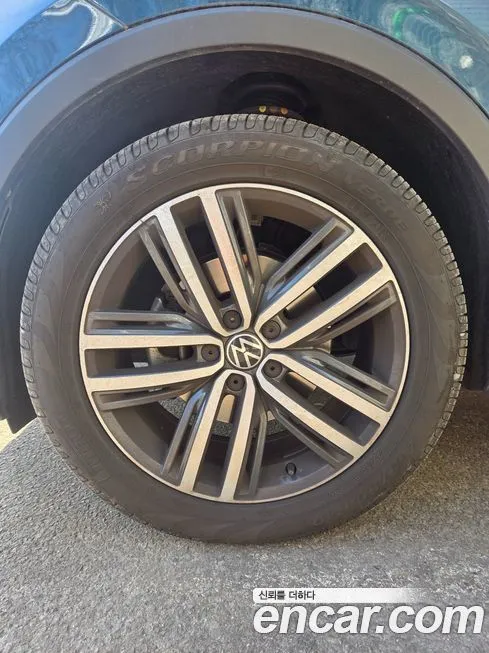 Volkswagen Tiguan — фото 9