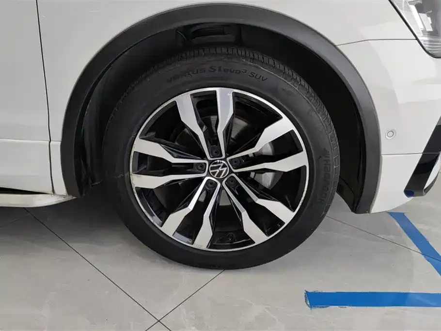 Volkswagen Tiguan L 2021 из CN, фото 3