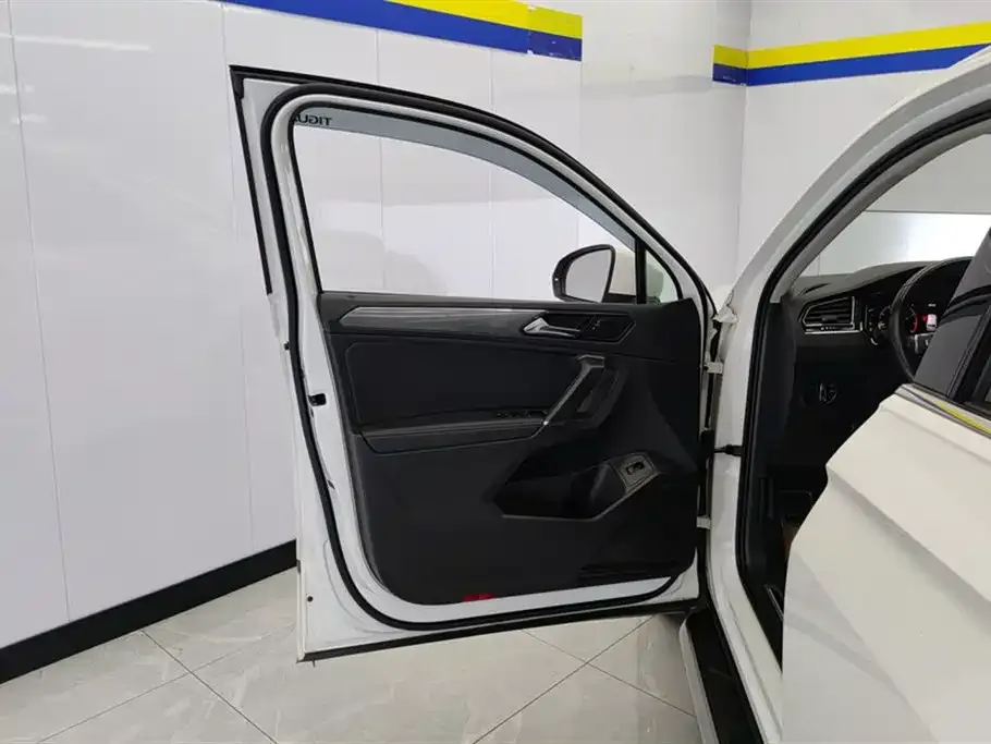 Volkswagen Tiguan L 2021 из CN, фото 5