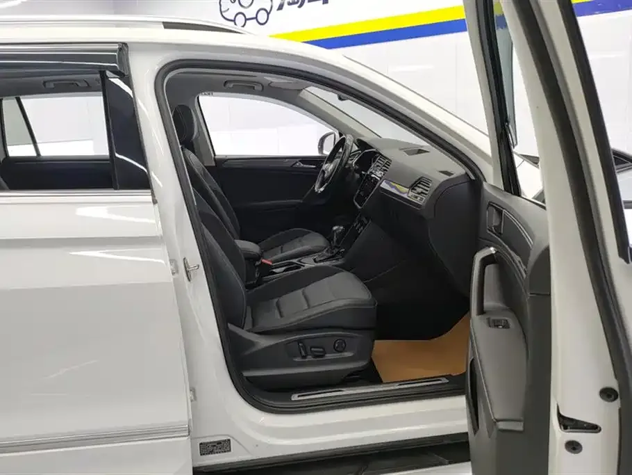 Volkswagen Tiguan L 2021 из CN, фото 2
