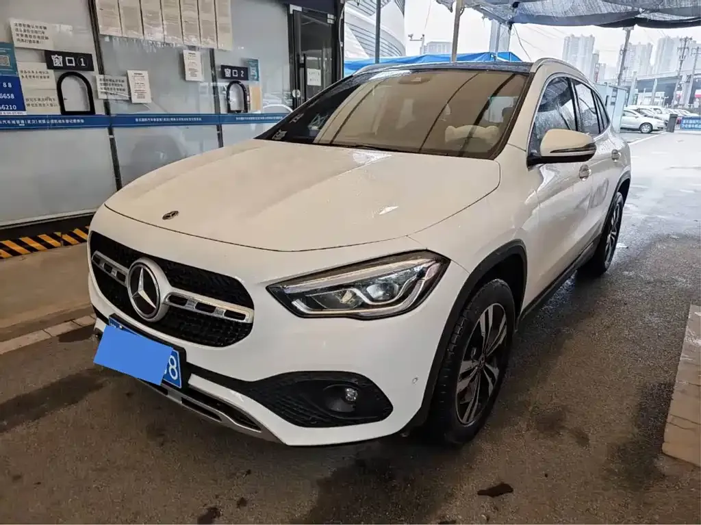 Mercedes-Benz GLA