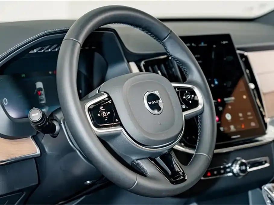 Volvo XC90 2025 из CN, фото 8