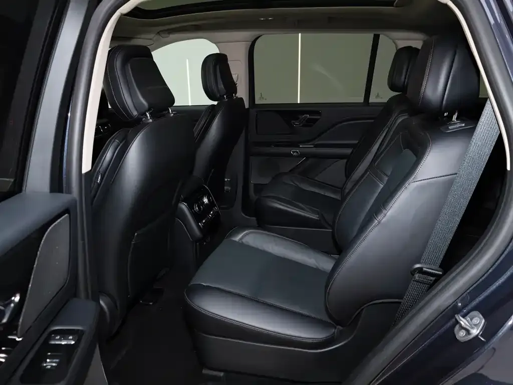 Lincoln Aviator 2024 из CN, фото 1