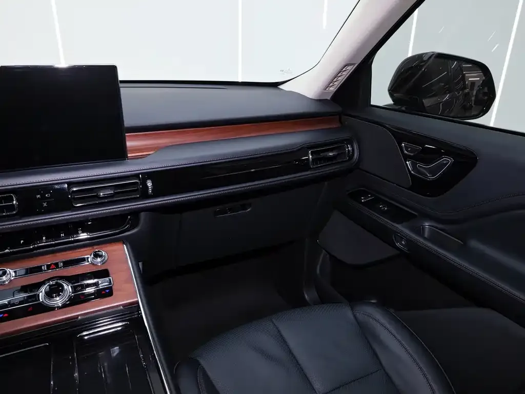 Lincoln Aviator 2024 из CN, фото 10