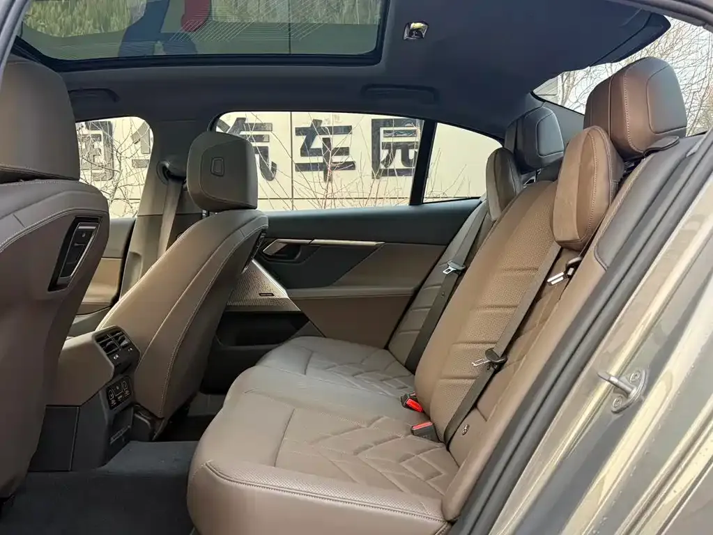 BMW i5 2025 из CN, фото 4