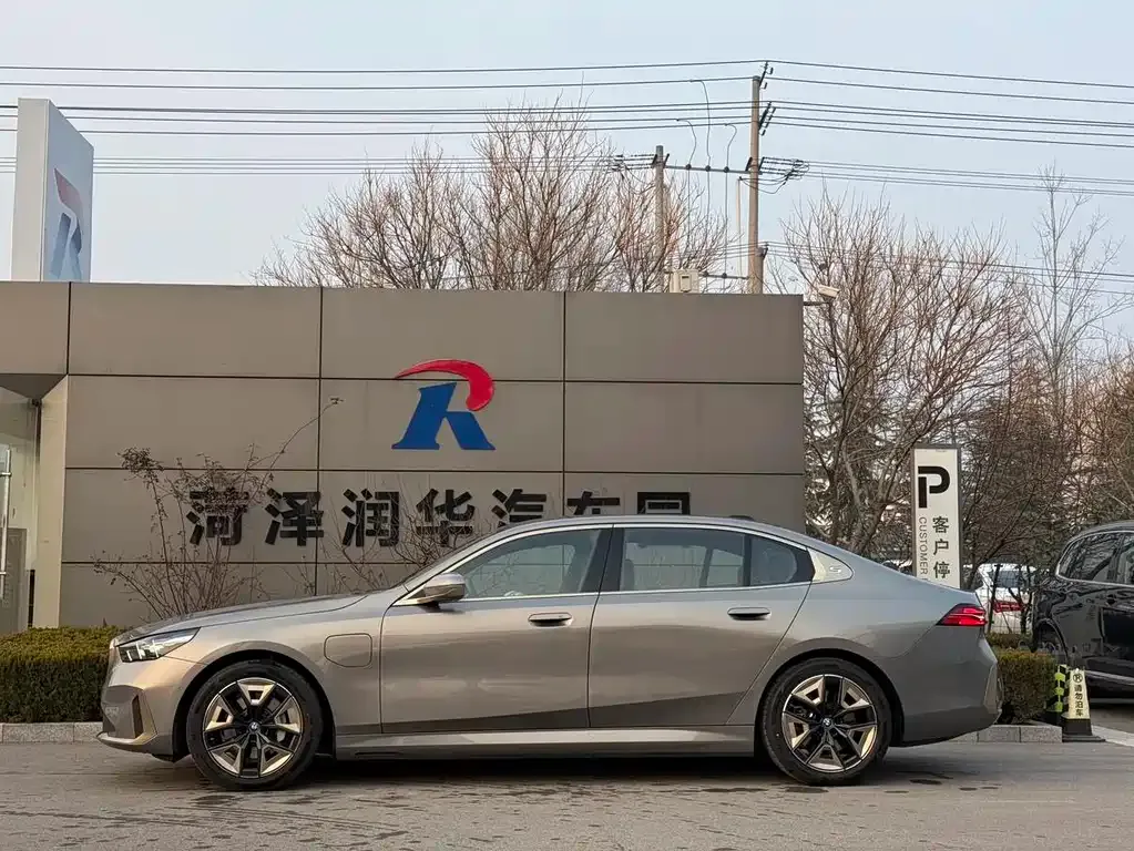 BMW i5 2025 из CN, фото 10