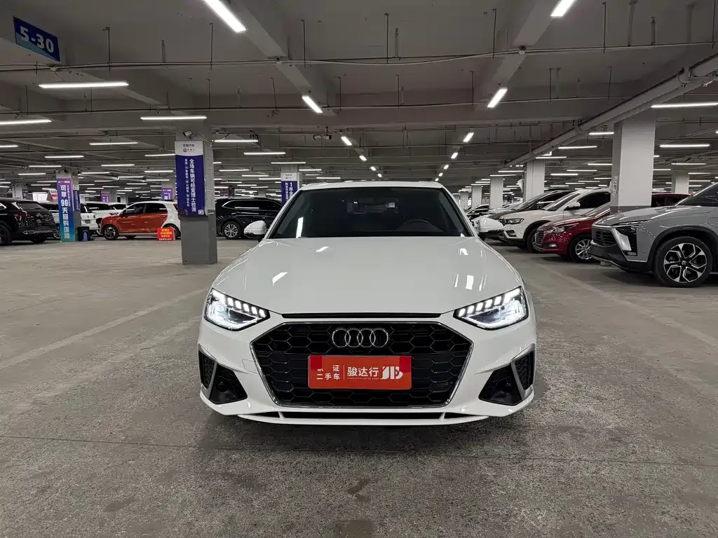 Audi A4L 2021 из CN, фото 8