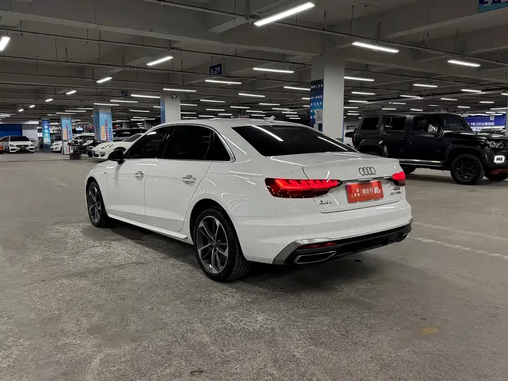 Audi A4L 2021 из CN, фото 7