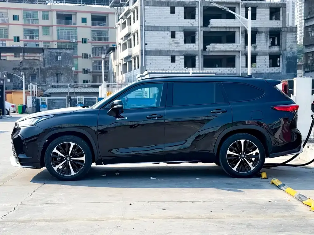 Toyota Crown Kluger 2022 из CN, фото 8