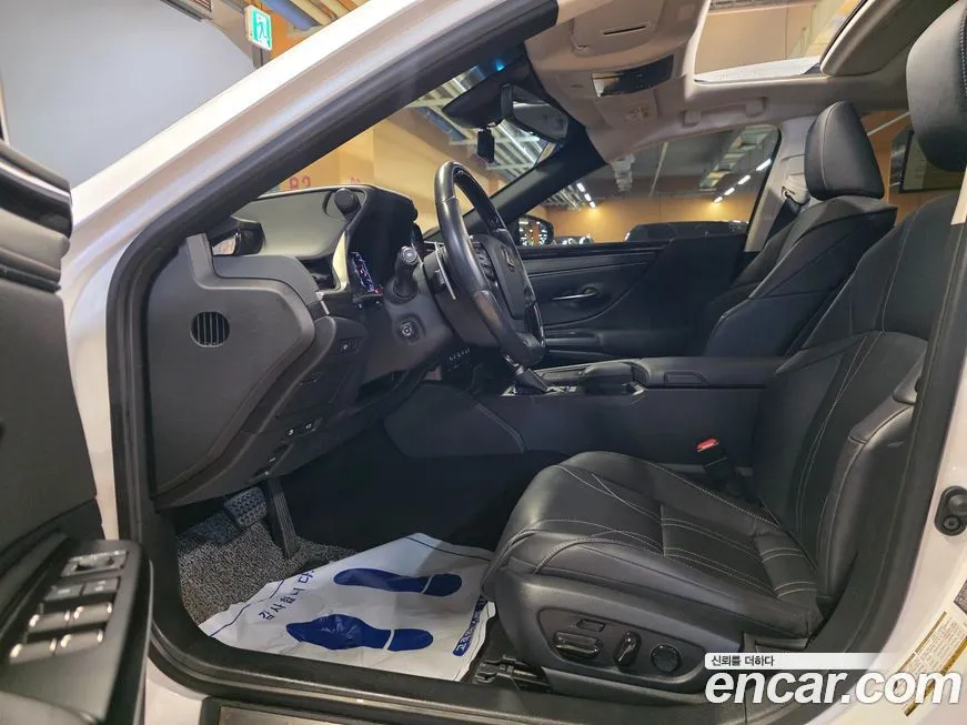 Lexus ES 2021 из KR, фото 10
