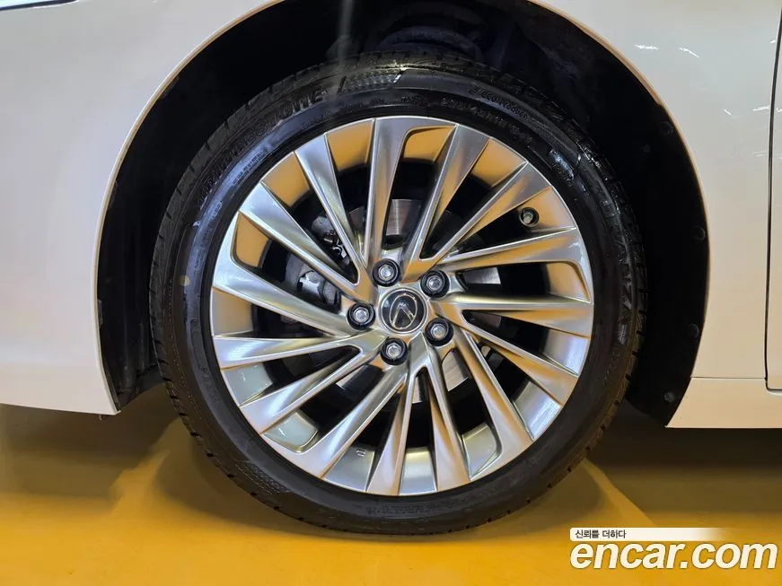 Lexus ES 2021 из KR, фото 4