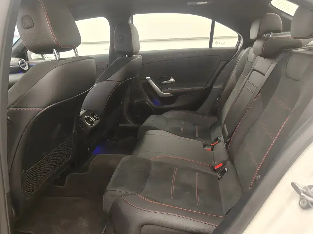 Mercedes-Benz A-Class 2023 из CN, фото 7