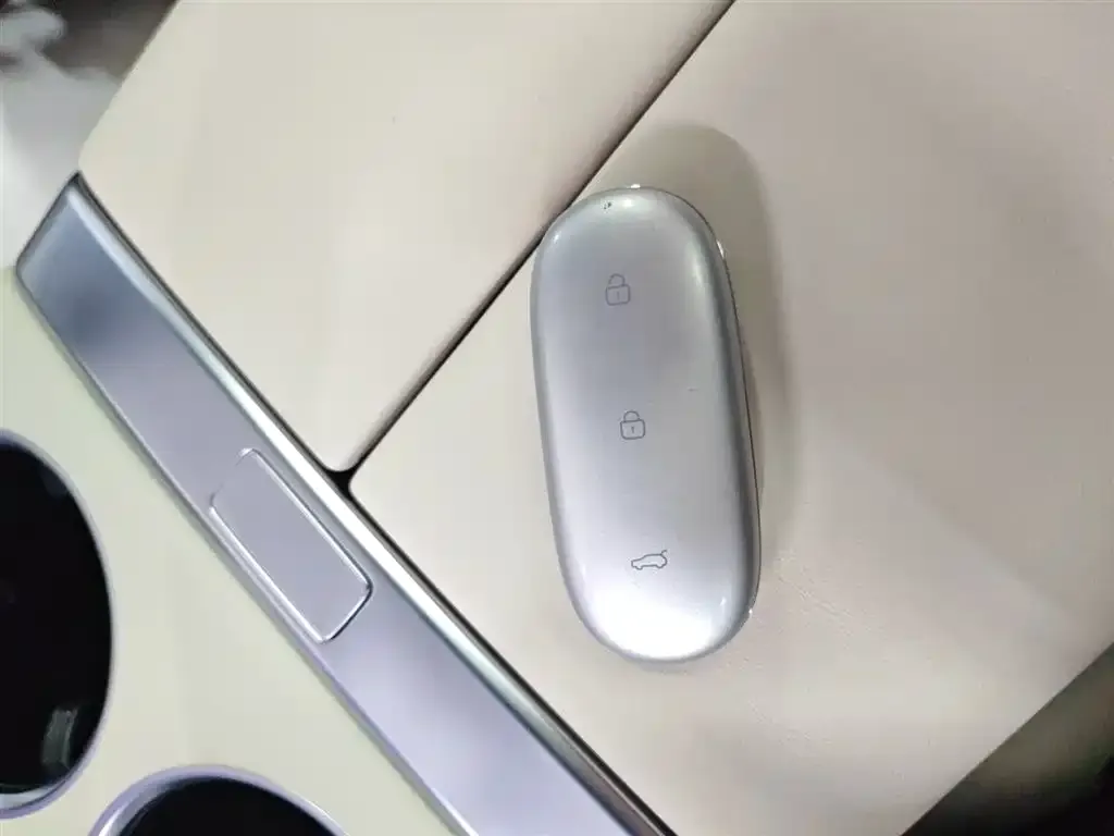 Li Auto L8 2024 из CN, фото 4