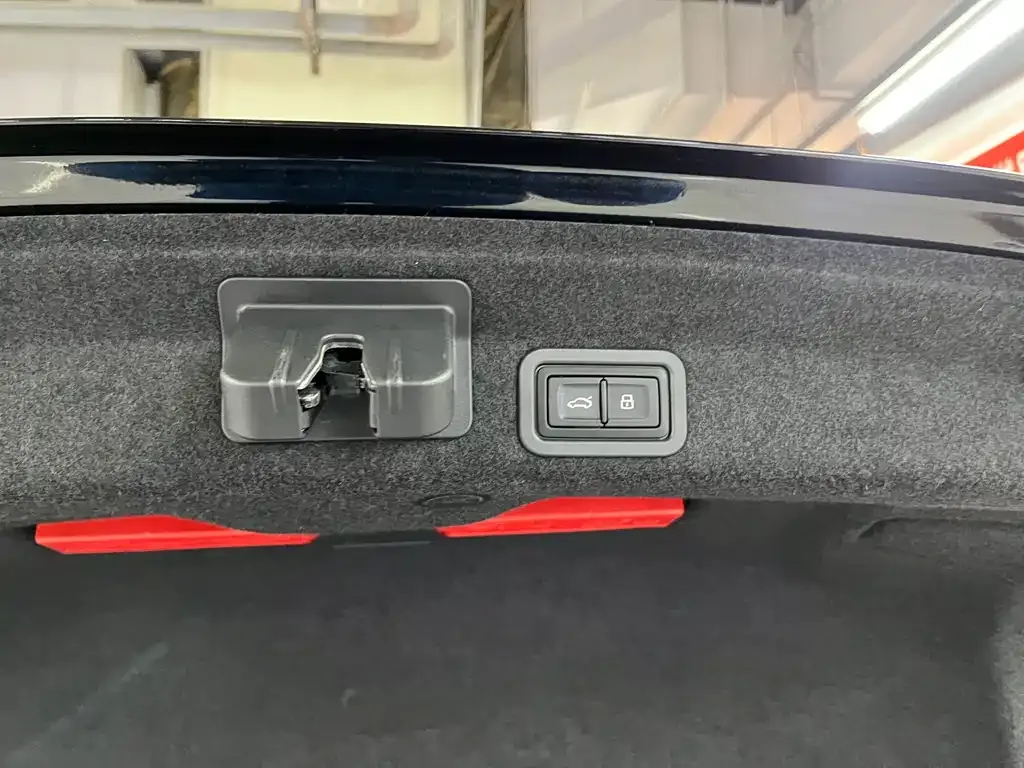 Audi A6L 2025 из CN, фото 2
