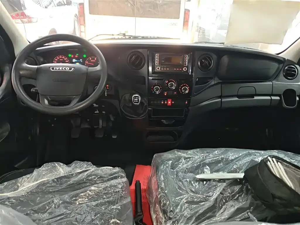 IVECO Ousheng 2024 из CN, фото 8