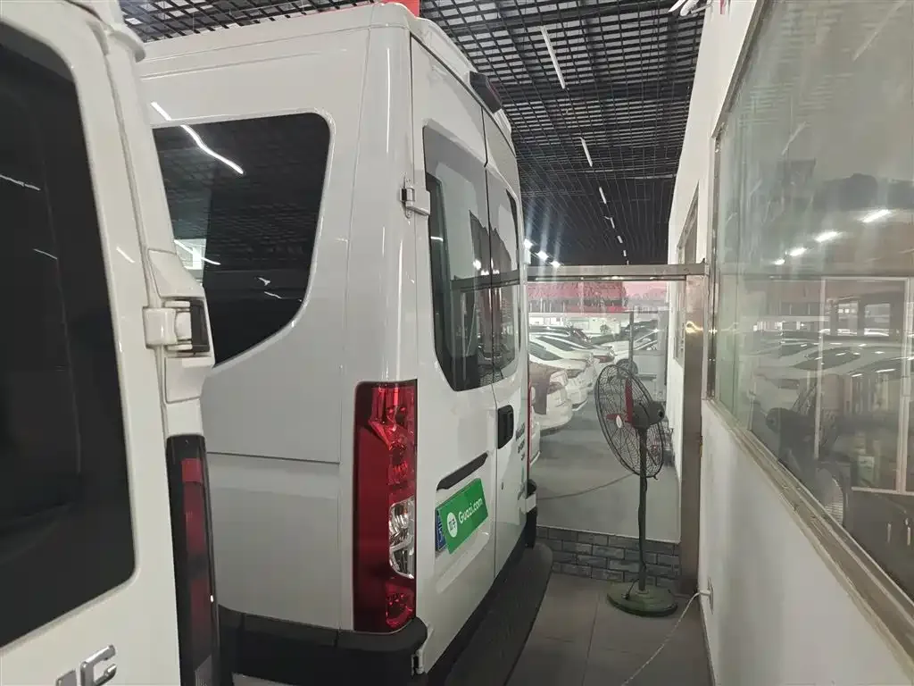 IVECO Ousheng 2024 из CN, фото 2