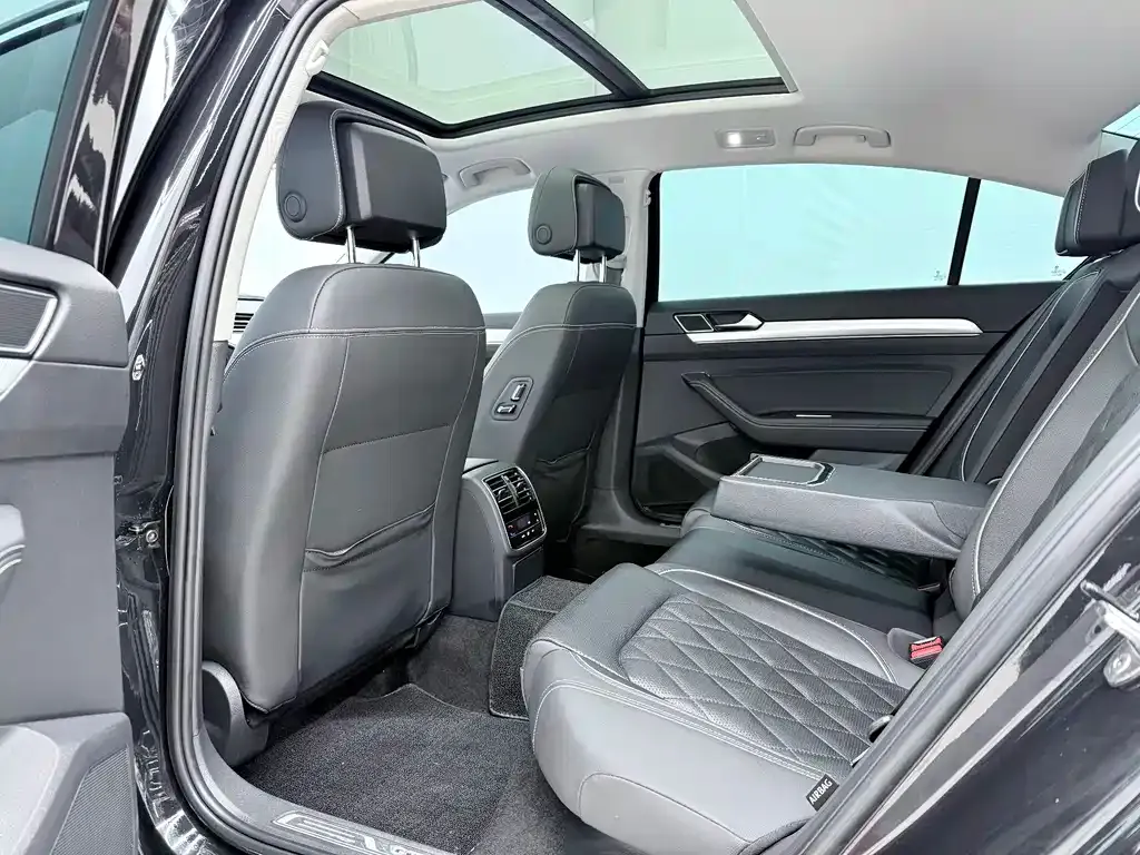 Volkswagen Magotan GTE PHEV 2024 из CN, фото 3
