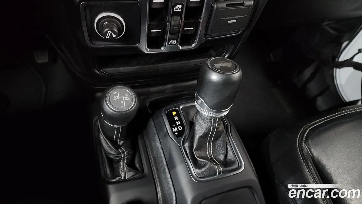 Jeep Wrangler 2022 из KR, фото 5