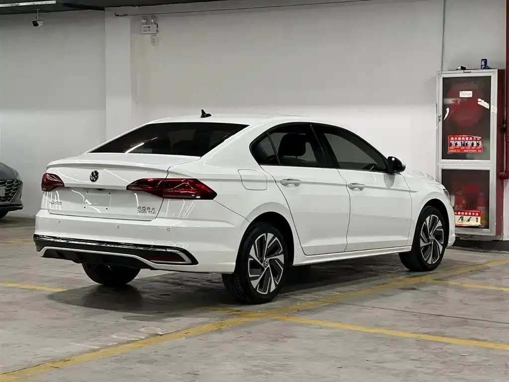 Volkswagen Bora 2023 из CN, фото 7