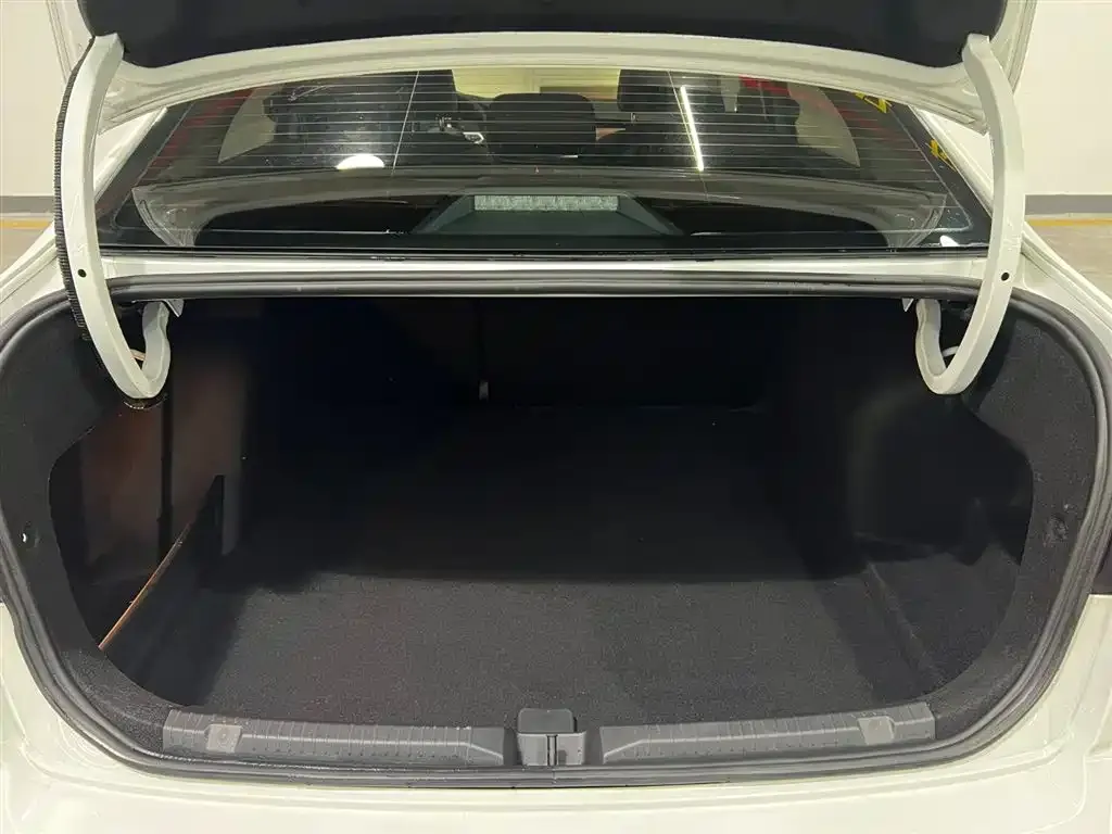 Volkswagen Bora 2023 из CN, фото 8