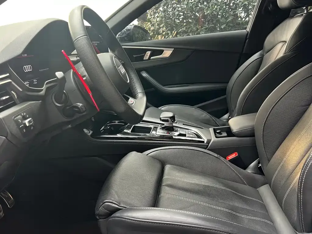 Audi A4L 2024 из CN, фото 3