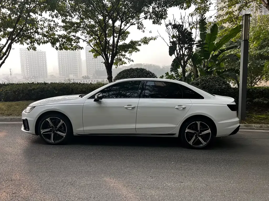 Audi A4L 2024 из CN, фото 9