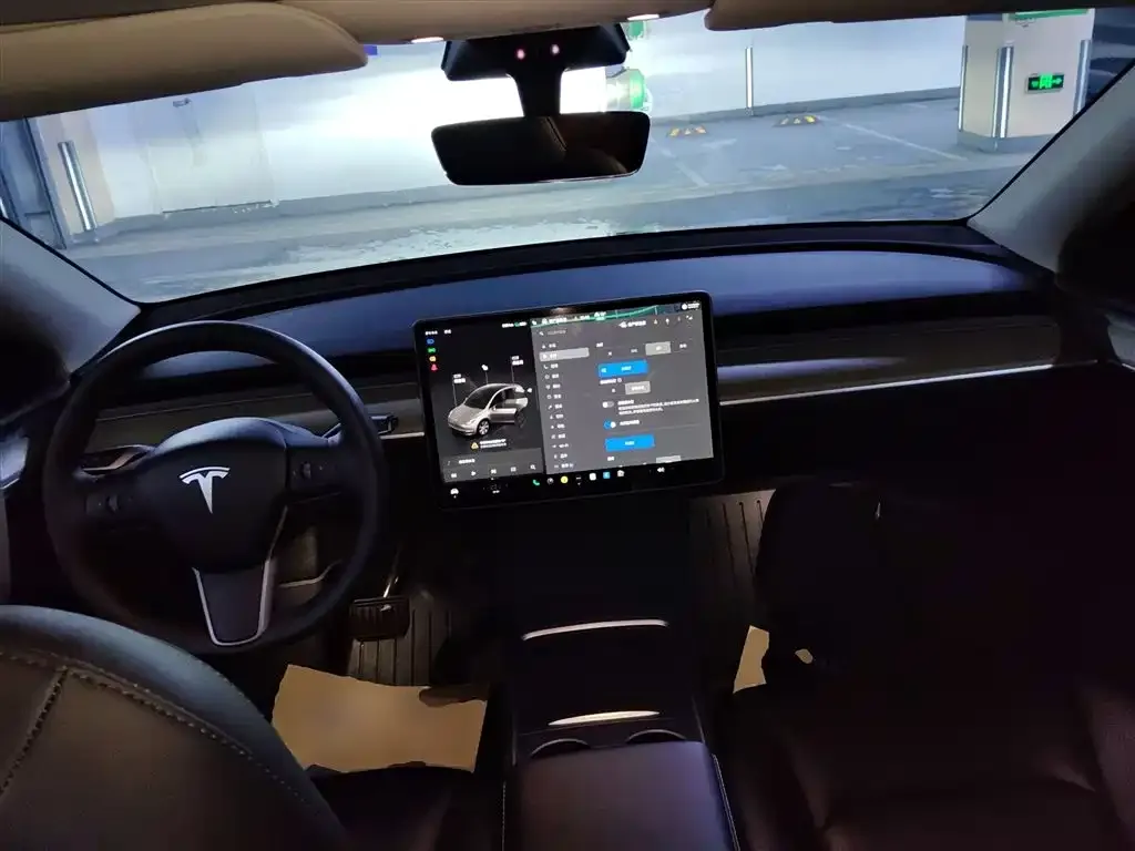 Tesla Model Y — фото 8