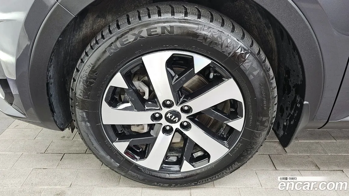 Kia Sorento — фото 8