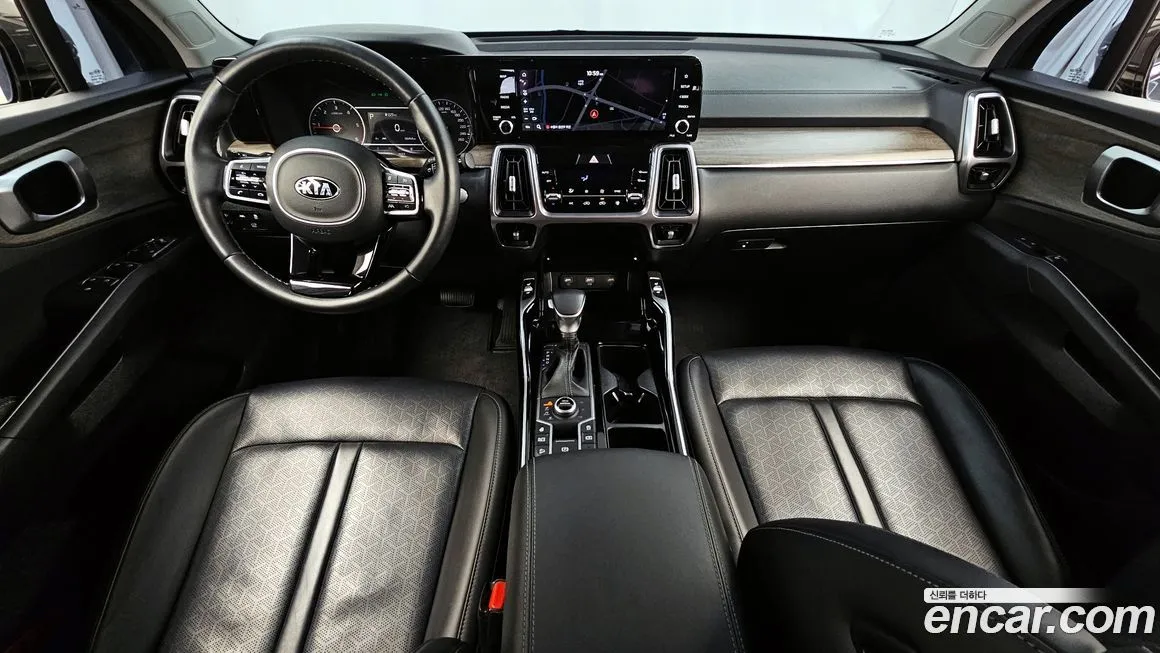 Kia Sorento — фото 7