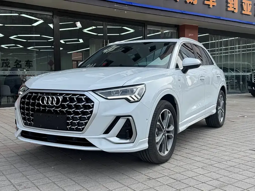 Audi Q3 2025 из CN, фото 1