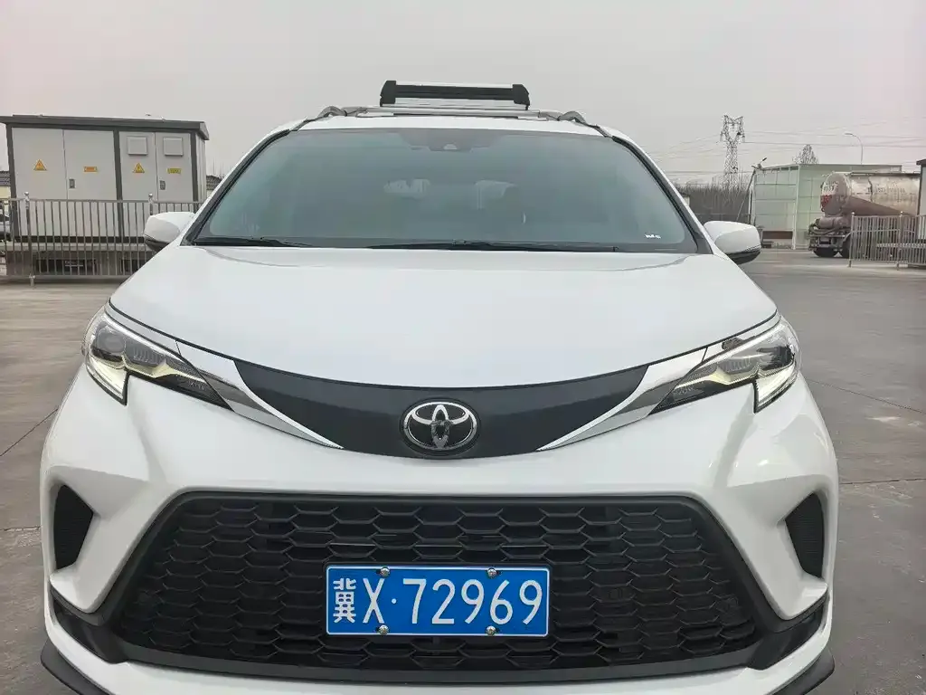 Toyota Granvia 2024 из CN, фото 5