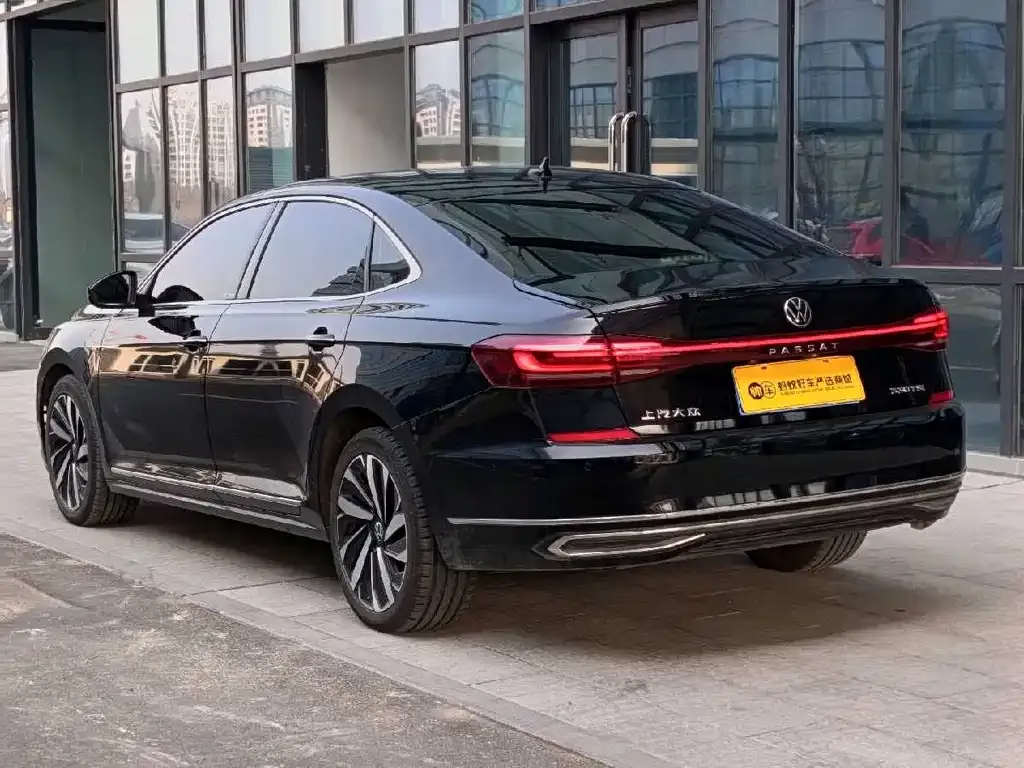 Volkswagen Passat 2023 из CN, фото 7