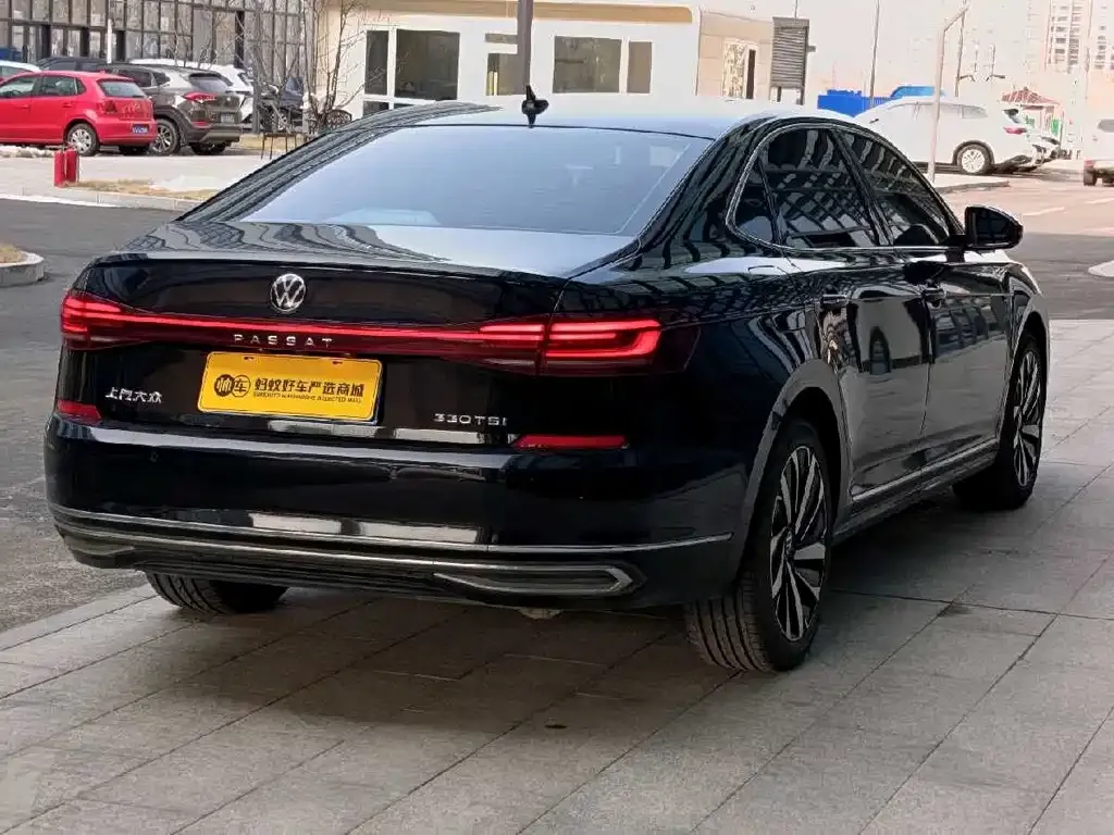 Volkswagen Passat 2023 из CN, фото 9