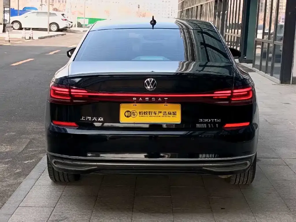 Volkswagen Passat 2023 из CN, фото 8