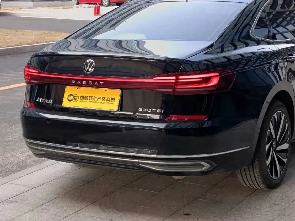 Volkswagen Passat 2023 из CN, фото 6
