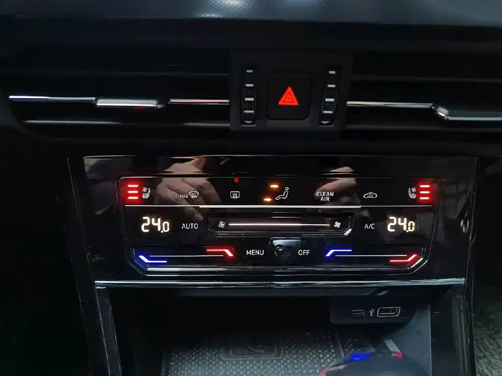 Volkswagen Passat 2023 из CN, фото 3