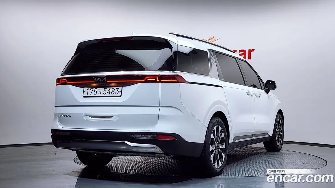 Kia Carnival — фото 2