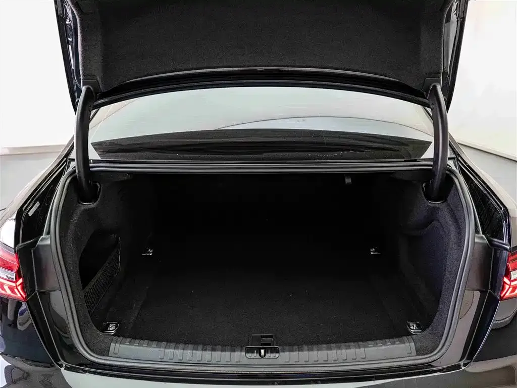 Audi A6L 2021 из CN, фото 5